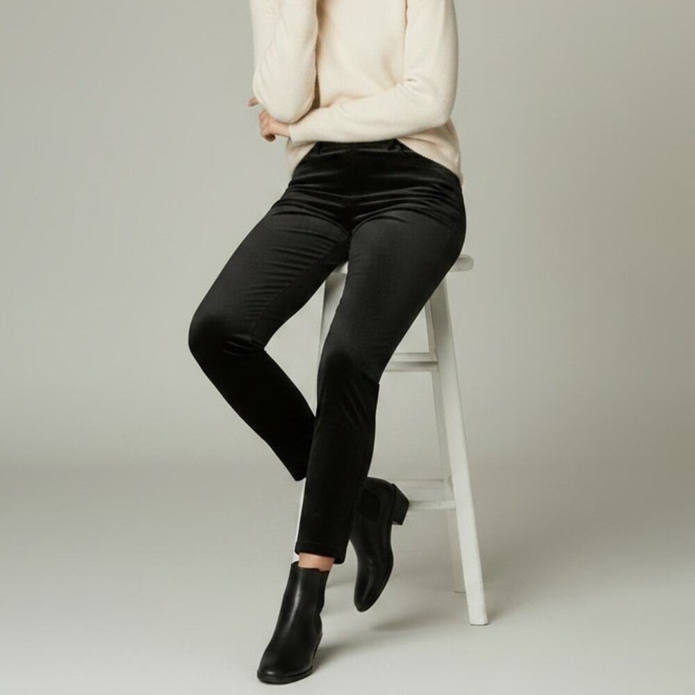 Chico's The Ultimate Fit Juliet Velveteen Ankle Pants NWT Women's Sz 1 (M) Black
